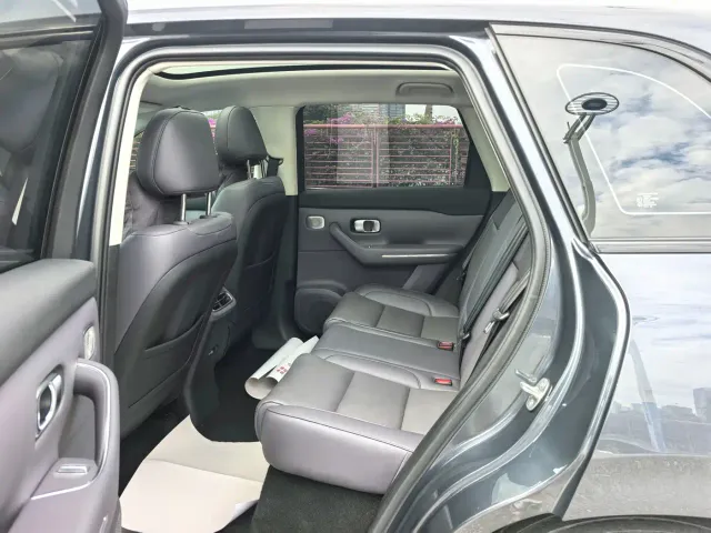 Leapmotor C10 — Фото автомобиля 13