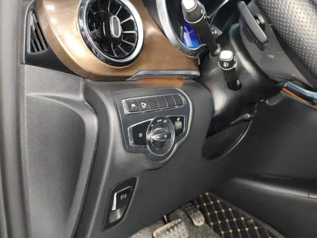 Mercedes-Benz V-Class — Фото автомобиля 8