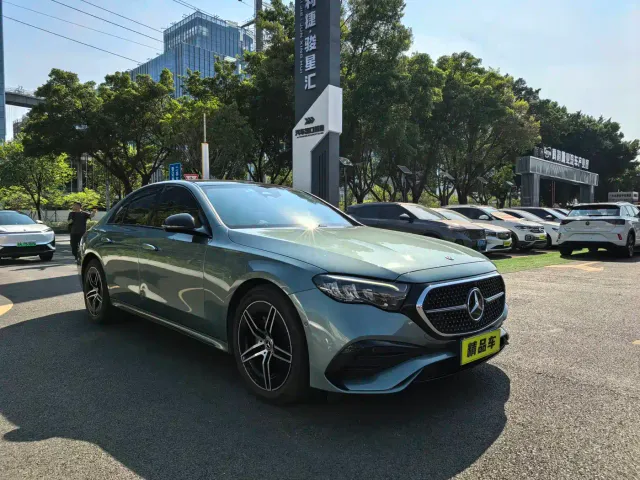 Mercedes-Benz E-Class — Фото автомобиля 3