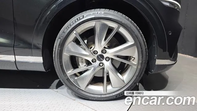 Genesis GV70 — Фото автомобиля 6