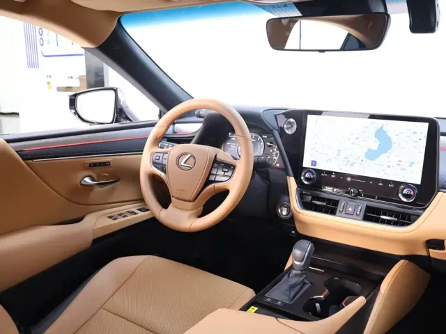 Lexus ES — Фото автомобиля 14