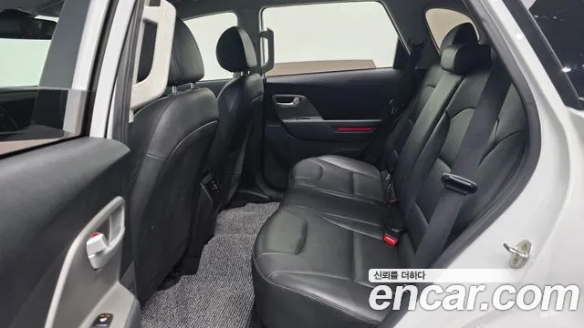 Kia Niro — Фото автомобиля 26