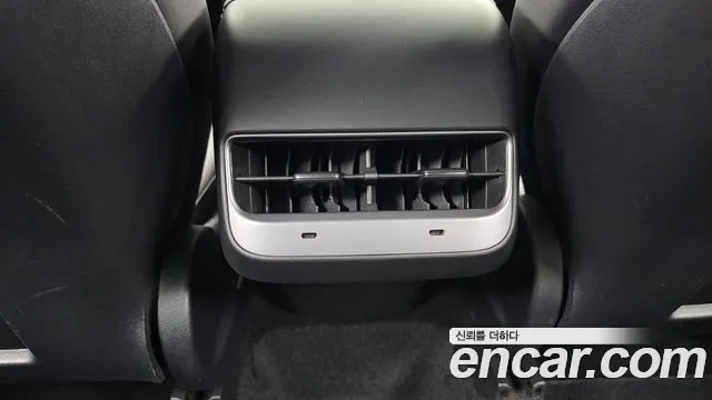 Tesla Model Y — Фото автомобиля 28
