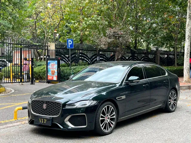 Фотография автомобиля — Jaguar XFL