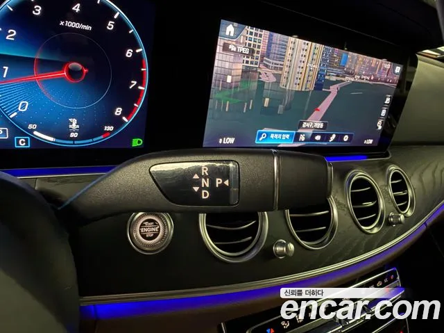 Mercedes-Benz E-Class — Фото автомобиля 5