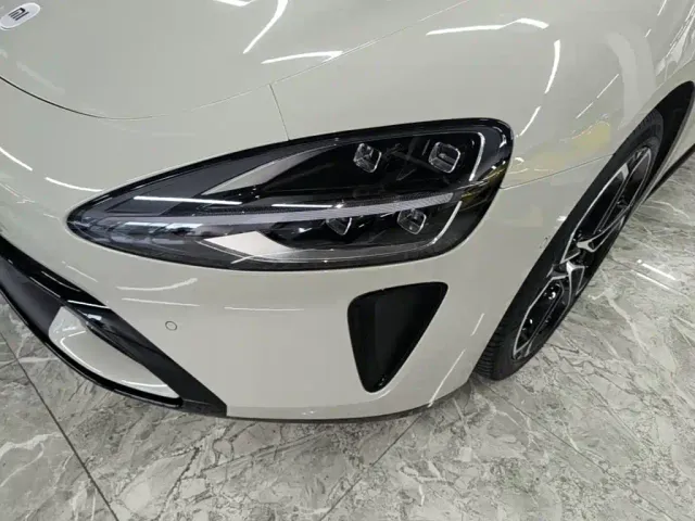 Xiaomi SU7 — Фото автомобиля 23