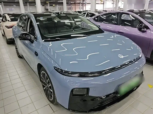 Leapmotor B01 — Фото автомобиля 3