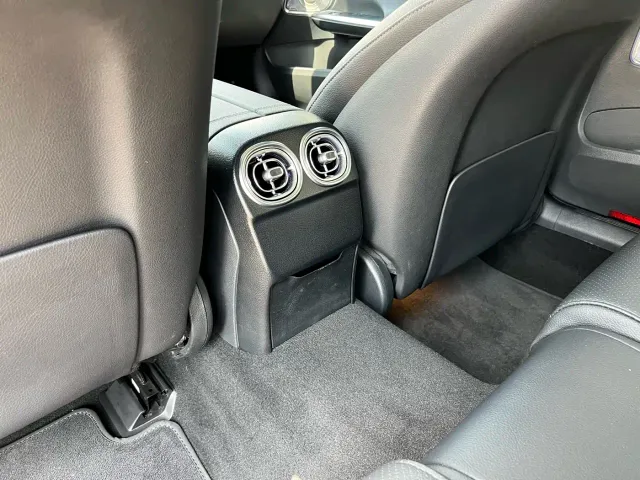 Mercedes-Benz C-Class — Фото автомобиля 13