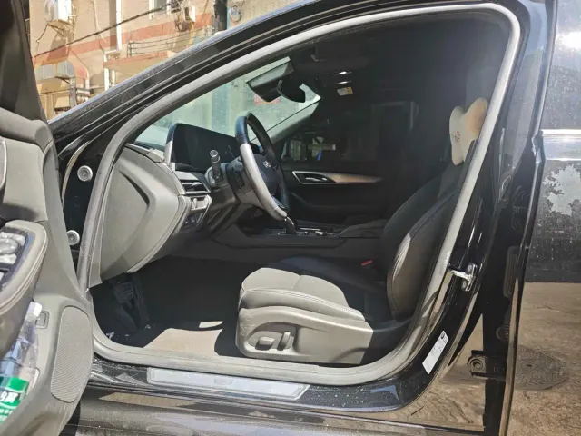 Cadillac CT5 — Фото автомобиля 3