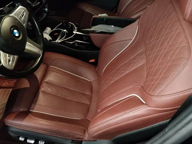 BMW 5 Series — Фото автомобиля 16
