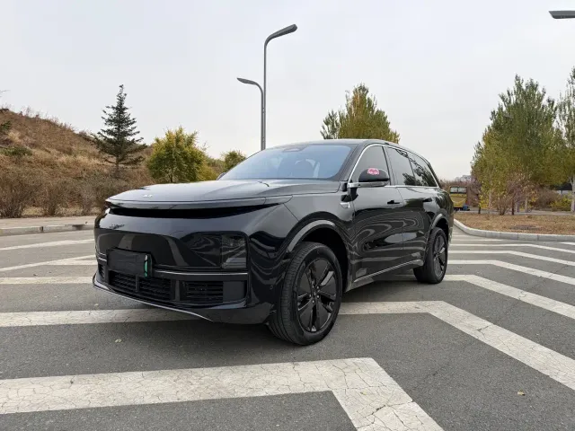Фотография автомобиля — Li Auto L8
