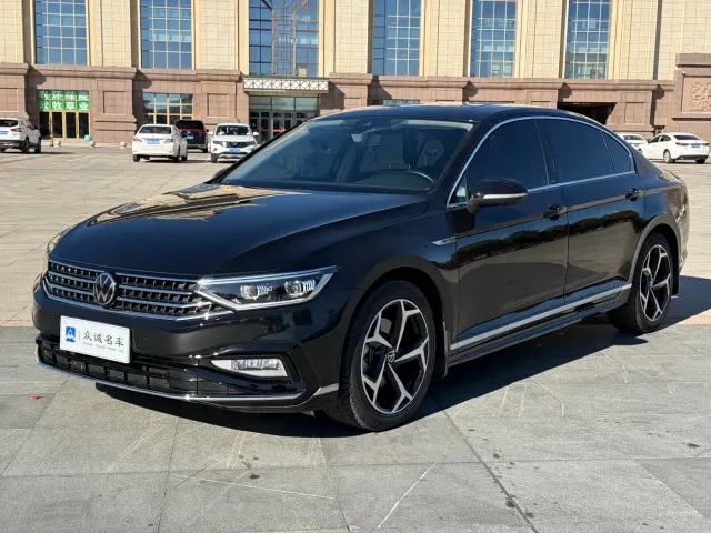 Фотография автомобиля — Volkswagen Magotan