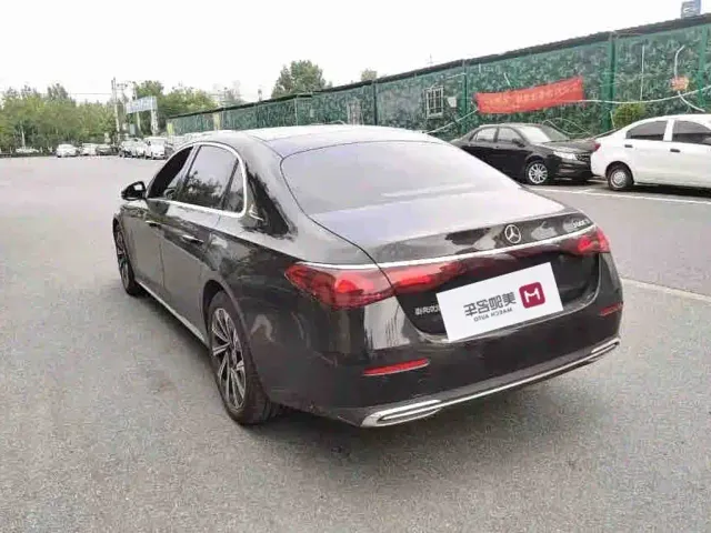 Mercedes-Benz E-Class — Фото автомобиля 7