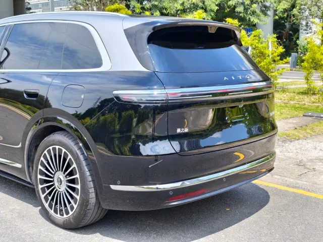 Aito M7 — Фото автомобиля 12