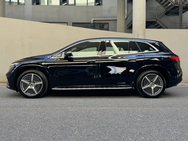 Mercedes-Benz EQS SUV — Фото автомобиля 10
