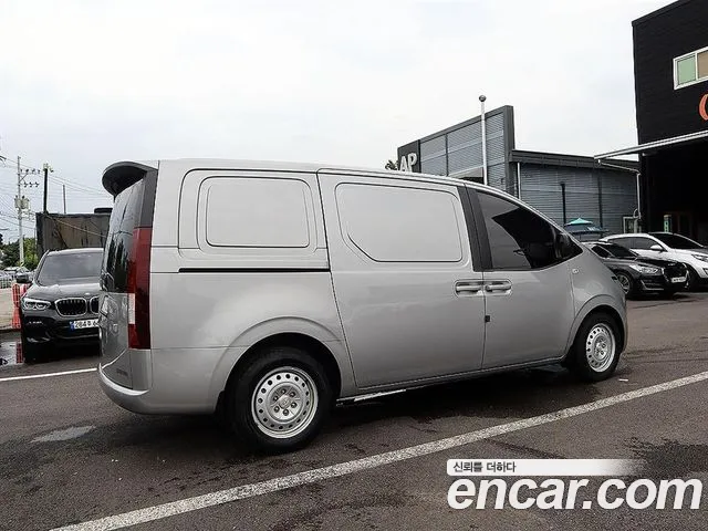 Hyundai Staria Staria Карго 3 места — Фото автомобиля 2