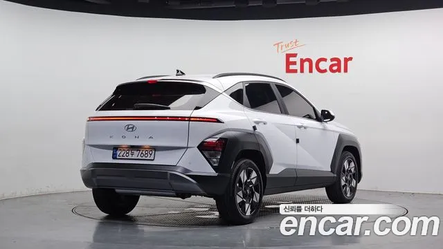 Hyundai Kona Kona (SX2) Бензин 1.6 турбо 2WD — Фото автомобиля 2