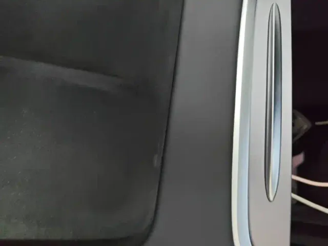 Tesla Model 3 — Фото автомобиля 8