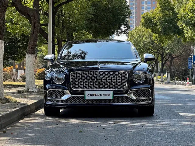 Bentley Flying Spur — Фото автомобиля 2