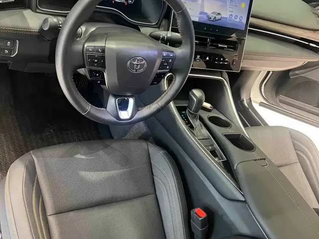 Toyota Avalon — Фото автомобиля 8