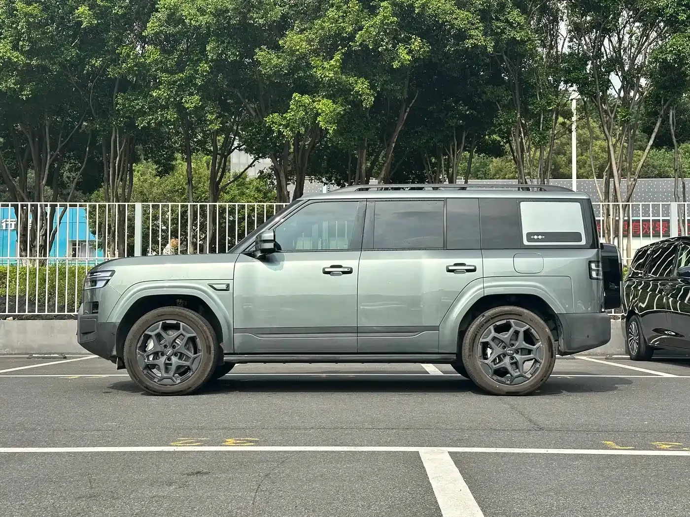 Fang Cheng Bao Titanium 7 2025 AWD Base Model — Фото автомобиля 3