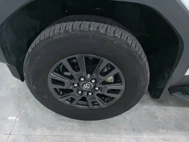 Toyota Prado — Фото автомобиля 22