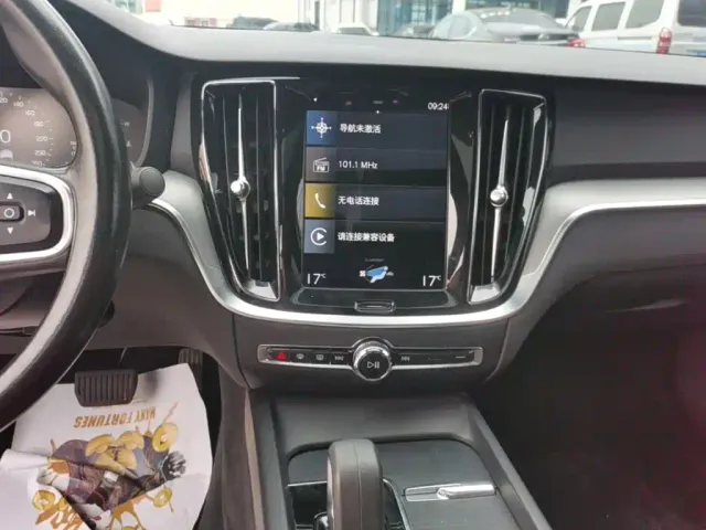 Volvo S60 — Фото автомобиля 12