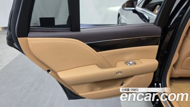 Genesis G90 Бензин 3.5 турбо AWD — Фото автомобиля 23