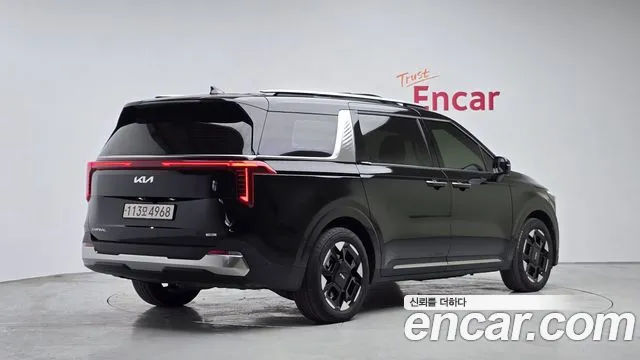 Kia Carnival — Фото автомобиля 2