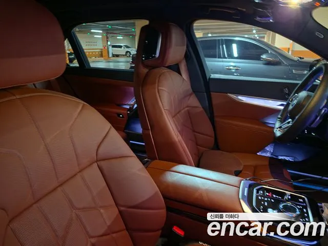 BMW 7 Series G70 — Фото автомобиля 4