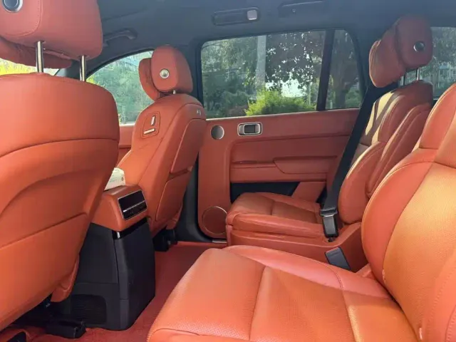 Li Auto L9 — Фото автомобиля 11