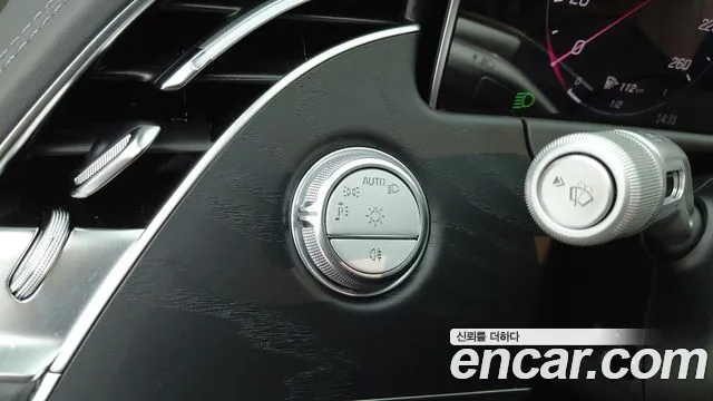 Mercedes-Benz E-Class — Фото автомобиля 17