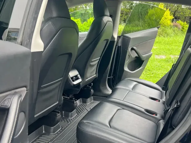 Tesla Model Y — Фото автомобиля 10