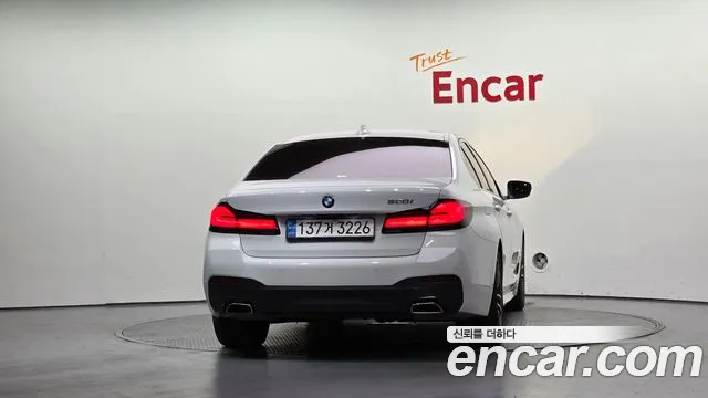 BMW 5 Series G30 — Фото автомобиля 4