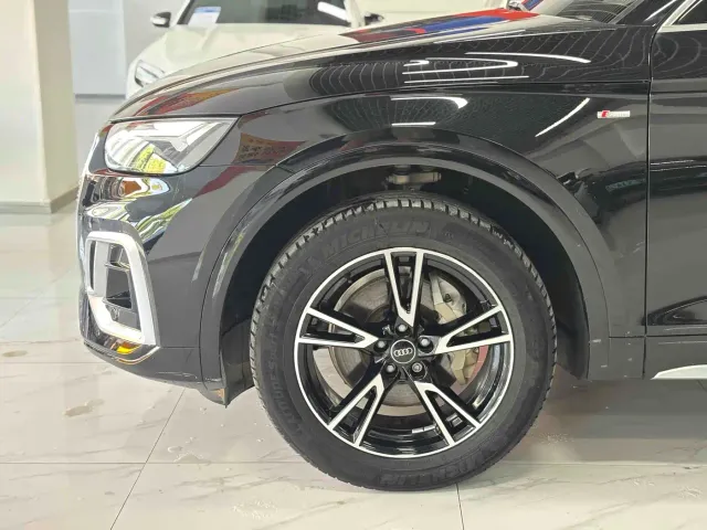 Audi Q5L — Фото автомобиля 14