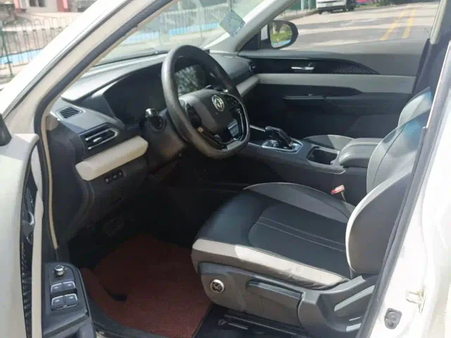 Dongfeng Fengshen E70 — Фото автомобиля 7