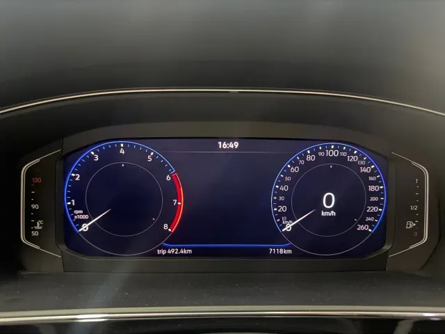 Volkswagen Passat — Фото автомобиля 3