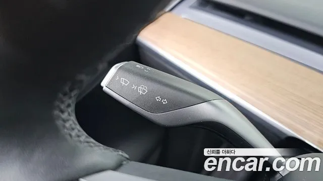 Tesla Model Y — Фото автомобиля 29