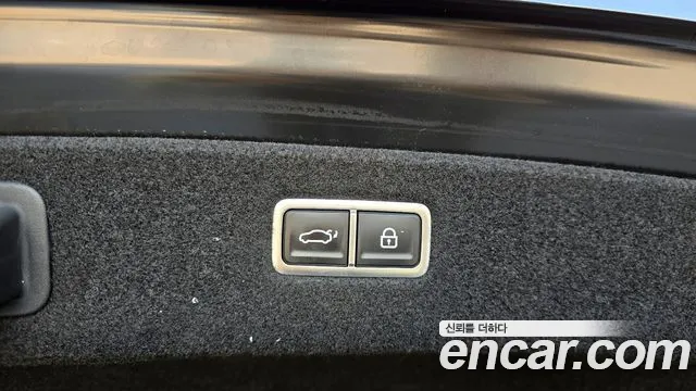 Genesis G90 Бензин 3.5 турбо AWD — Фото автомобиля 25