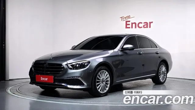 Фотография автомобиля — Mercedes-Benz E-Class