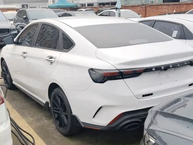 Geely Binrui — Фото автомобиля 12