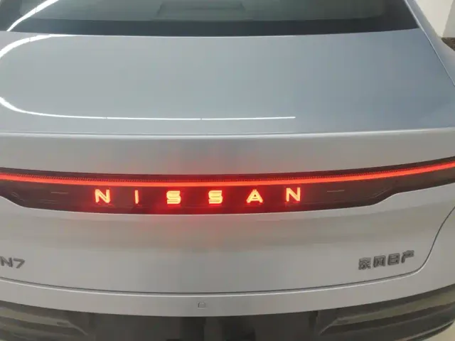 Nissan N7 — Фото автомобиля 4