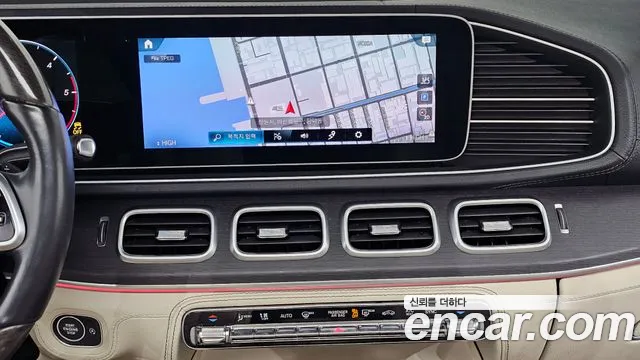 Mercedes-Benz GLS-Class — Фото автомобиля 14