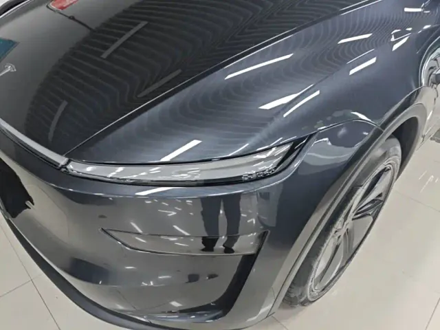 Tesla Model Y — Фото автомобиля 23