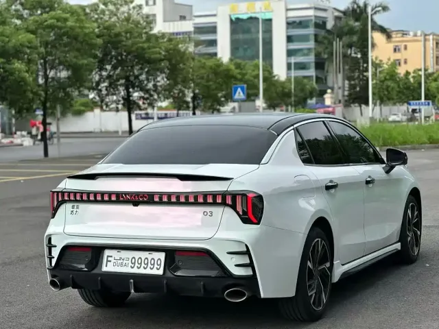 Lynk & Co 03 — Фото автомобиля 9