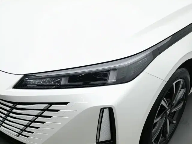 Changan Eado — Фото автомобиля 7