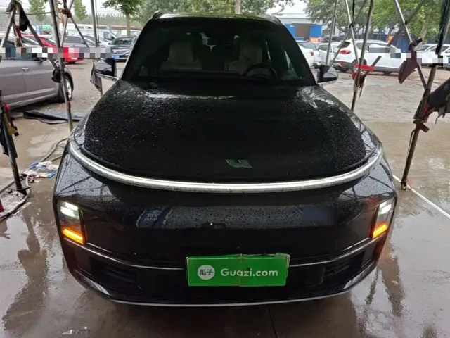 Li Auto L8 — Фото автомобиля 2