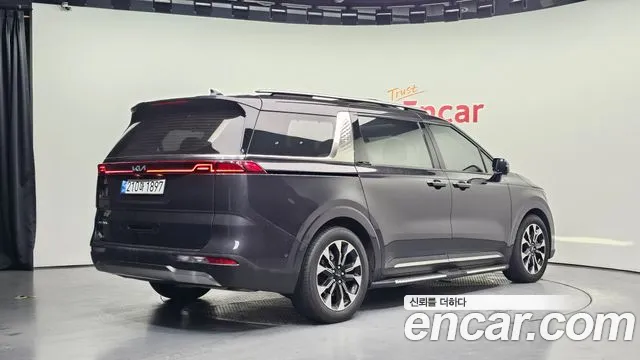 Kia Carnival Generation 4 — Фото автомобиля 2