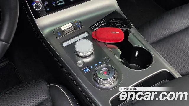 Genesis GV70 — Фото автомобиля 9