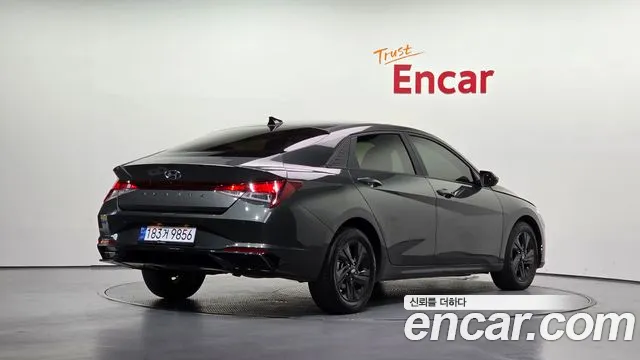 Hyundai Avante CN7 — Фото автомобиля 2